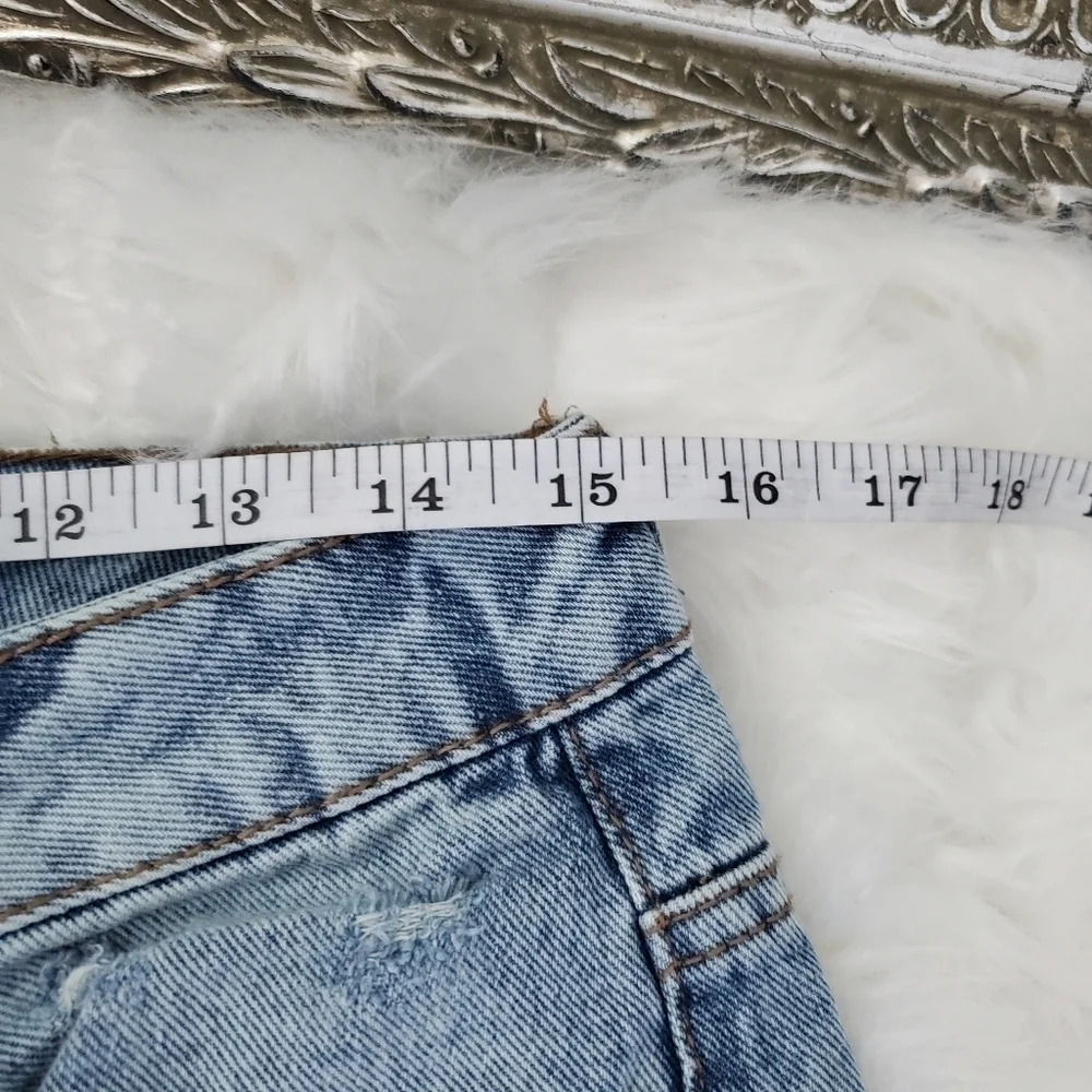 New! Refuge Denim Mom Relax High Rise Distressed Ripped Jeans. Size 7.